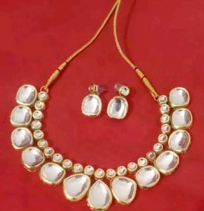 Elegant Kundan Necklace Set