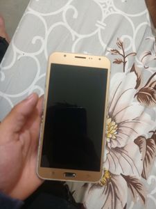 Samsung Galaxy J7