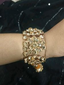 Elegant Bangle Bracelet