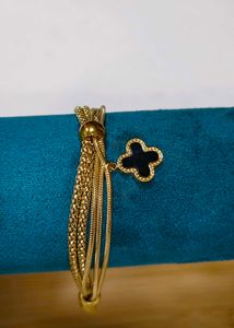 Clover Charm Gold Bracelet ✨🎀