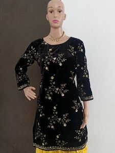 Elegant Embroidered Kurta Set