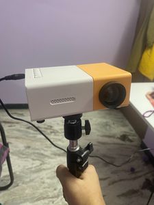 Led HD Projector With All The Cables And Back Pack