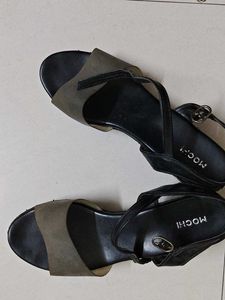 Mochi Flats & Sandals