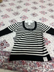 Black and white, beautiful sweater