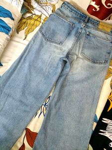 trendy jeans for  women straight fit