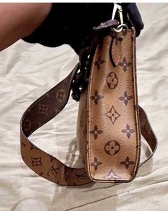 Louis Vuitton (Non Automatic)