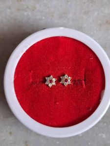 Beautiful New Shaining Stone Studs 22crt