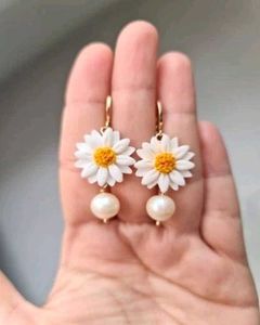 Daisy Dangles