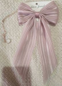 MEDIUM SIZED PEARL CLAW CLIP