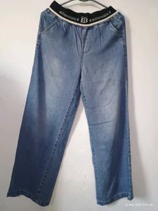 Denim Dreams: Stylish Jeans for Trendy Girls"