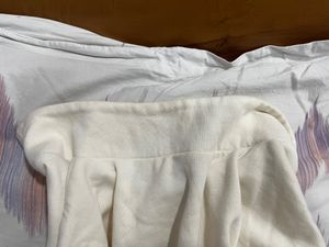Final Call - H&amp;M Cream Sweatshirt