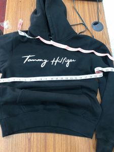 Tommy Hilfiger Black Hoodie🚀‼️ in high-quality🤙