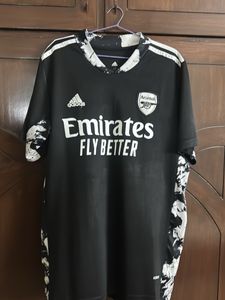 Arsenal Emirates T-Shirt Size M