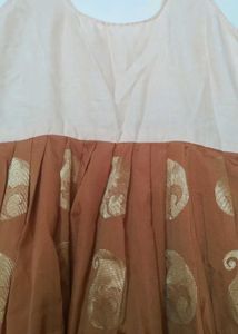 Elegant Paisley Gold Border Ethnic Gown