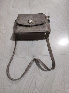 SLING BAG