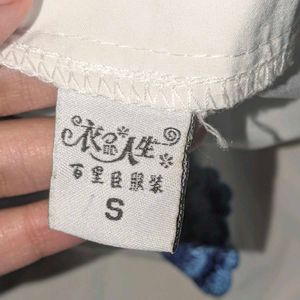 FLORAL EMBROIDERED WHITE TOP