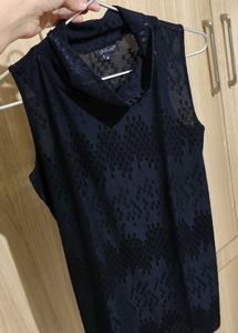 Globus Black Sleeveless Top