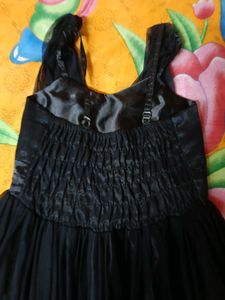 Elegant Black Net Sleeveless Midi Gown
