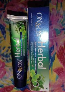 Herbal Toothpaste With Harbal Extracts