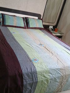 Bedsheet With Pillow Covers