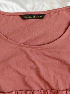 Peach-Colored Top – Unique &amp; Stylish Design!