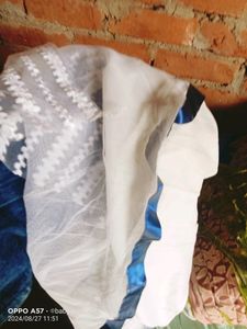 All types of children&#39;s clothes are available.