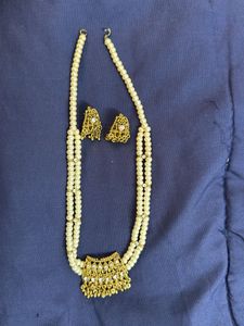 Golden And Moti Set