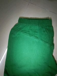 Green Embellished Dupatta And Leggings Set