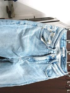 a blue denim jeans..