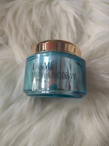 Lakme Hyaluronic Dewy Cream