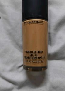 MAC NEW FOUNDATION NC20