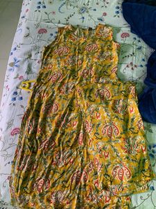 Elegant Floral Print Kurta Set