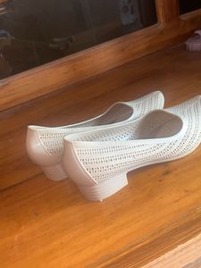 Ladies Shoe