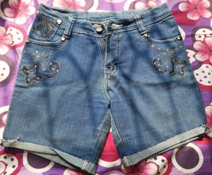 denim shorts, designed pockets, size 30