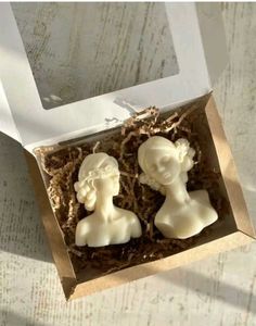 Bust Candle Set - Unique Decor