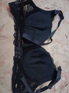 LACE BALCK BRA