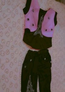 Girls' Stylish Outfit😊