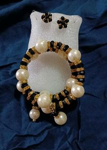 Jewellery Set: Bracelet & Earrings