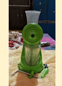 Hand Juicer With Glass