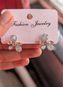 It&#39;s A New Earrings With Good Quality.
