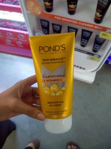 Pond's Detan Facewash