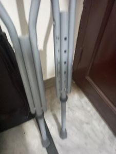 Crutches (Baisakhi) Adjustable Height, New Pair