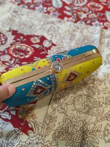 Rectangle Embroidery Hand Clutch With Chain Sling