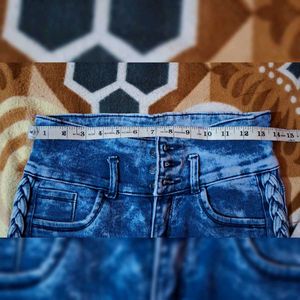 Women&#39;s Jeans