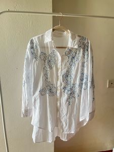 LINEN WHITE/BLUE PATCHWORK FLORAL BLOUSE