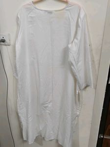 Elegant White Embroidered Kurta