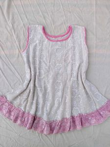 Embroidered Cute White Top 🎀🌸