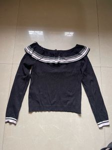 Down Shoulder Crop Top