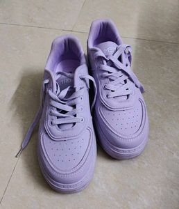 Lavender Metro Sneakers