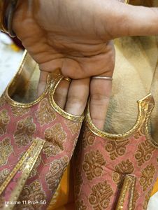 Groom Jutti